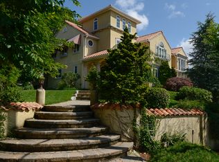 5 Colonial Rd, Bronxville, NY 10708