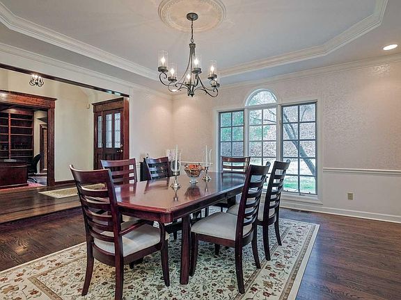 4th image of 2334 Brookhollow Ln