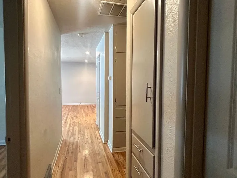 2640 4th St NE — Photo 10