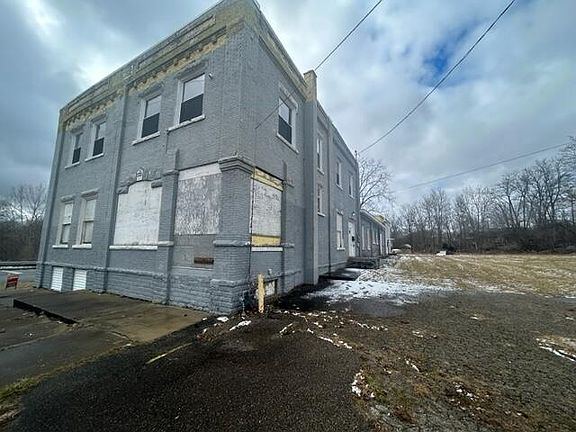 2nd image of 18 Angell St