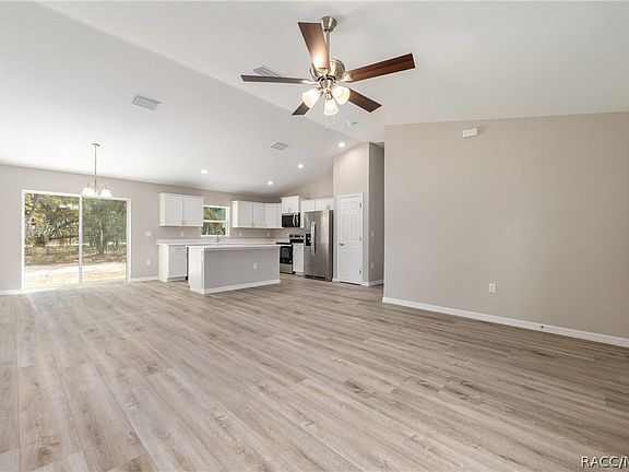 5th image of 1736 W Hall Pl