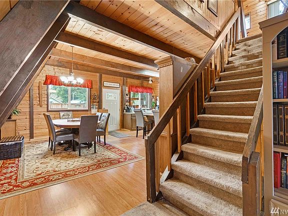 Unique open floor plan opens to the kitchen and dining area. Master suite is a loft located upstairs.