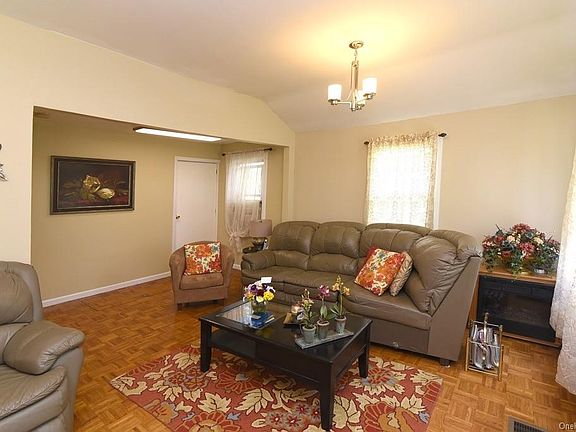 5th image of 396 Haviland Dr