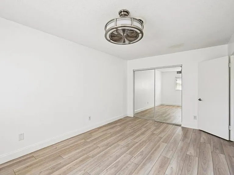 86 N El Mar Dr — Photo 2
