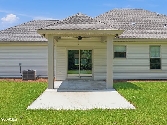 5th image of 203 Sweetwater Blvd