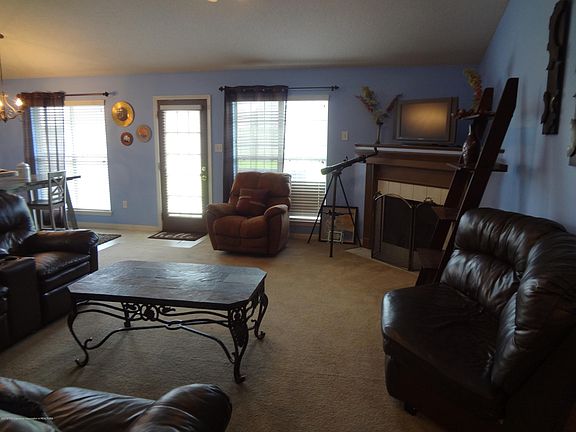 3rd image of 2429 Easley Ln