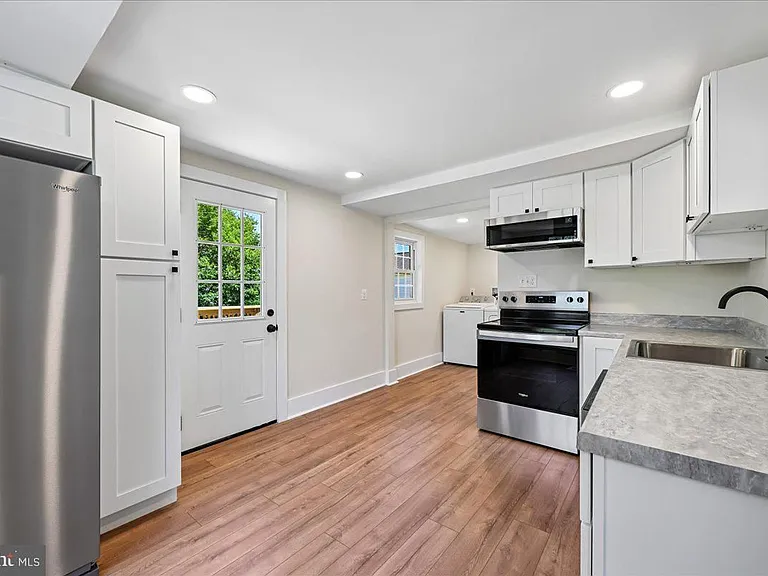 4012 Will St — Photo 15