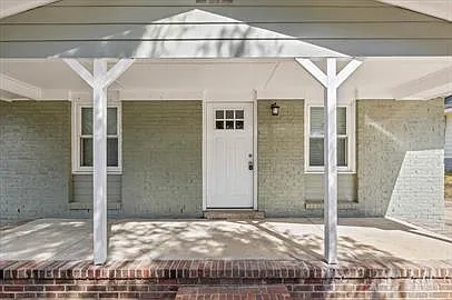 613 Grantland Dr — Photo 2