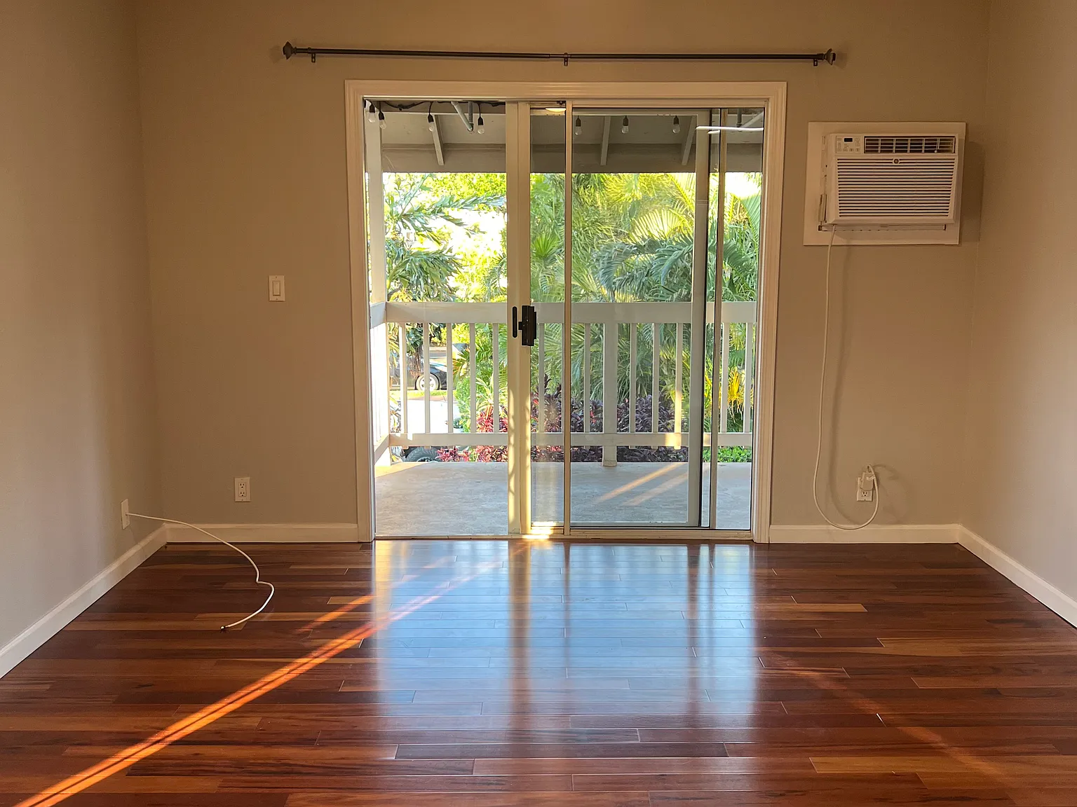 2 bed, 750 sqft, $3,000 — Photo 2