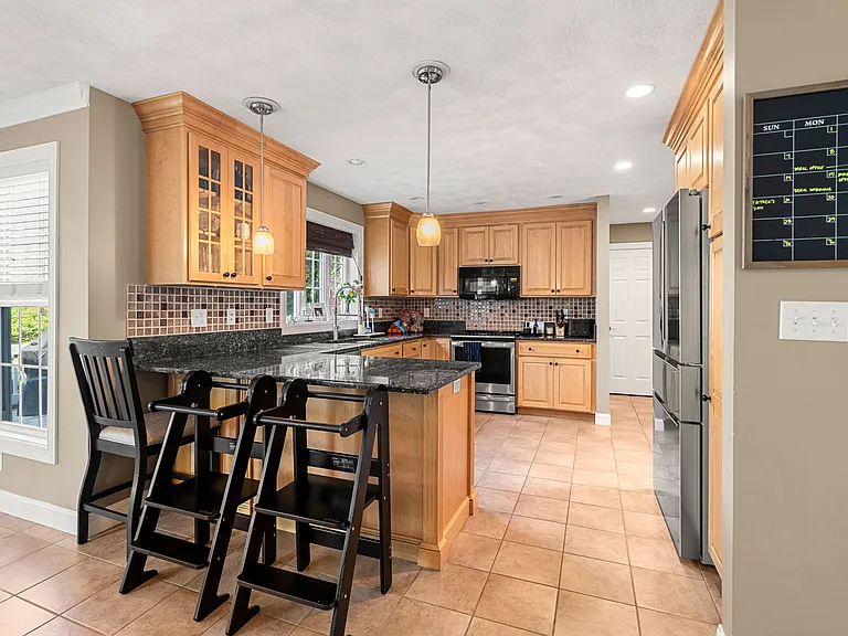 5 Dorothy E Lucey Dr — Photo 8
