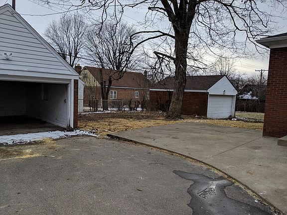 3rd image of 1560 Cornell Dr