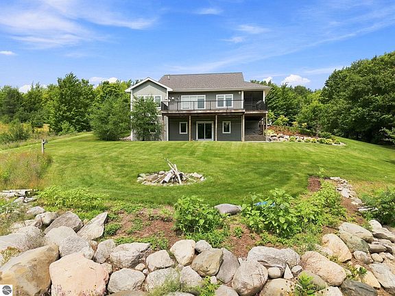 5th image of 7684 N Gerber Rd