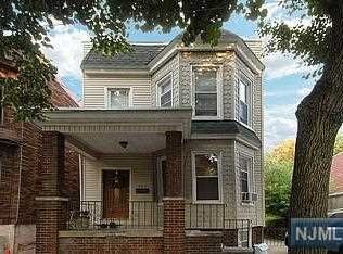 154 Nesbit St, Weehawken, NJ 07086