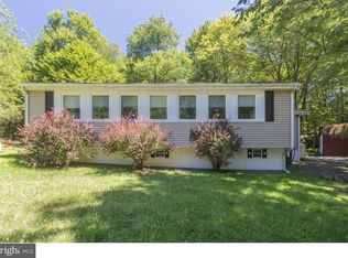 105 Tepee Dr, Pocono Lake, PA