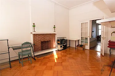 Rented by R New York