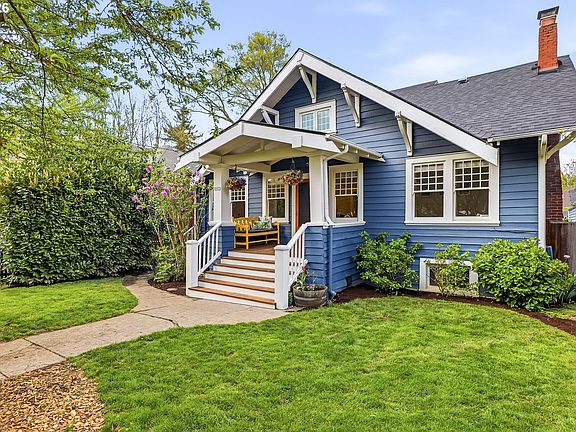 2nd image of 3557 NE Hollyrood Ct