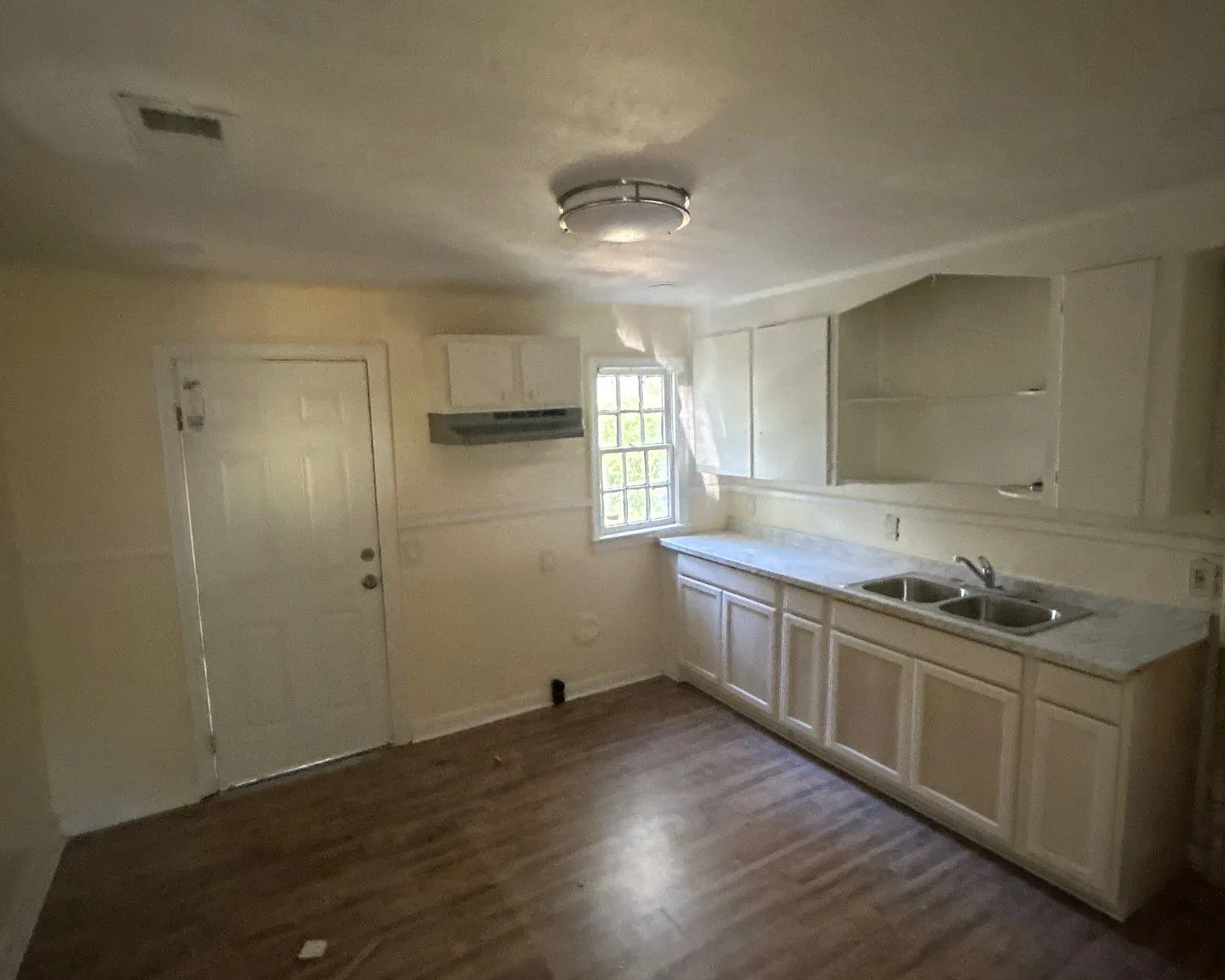 421 Fielding Avenue - 1 — Photo 3