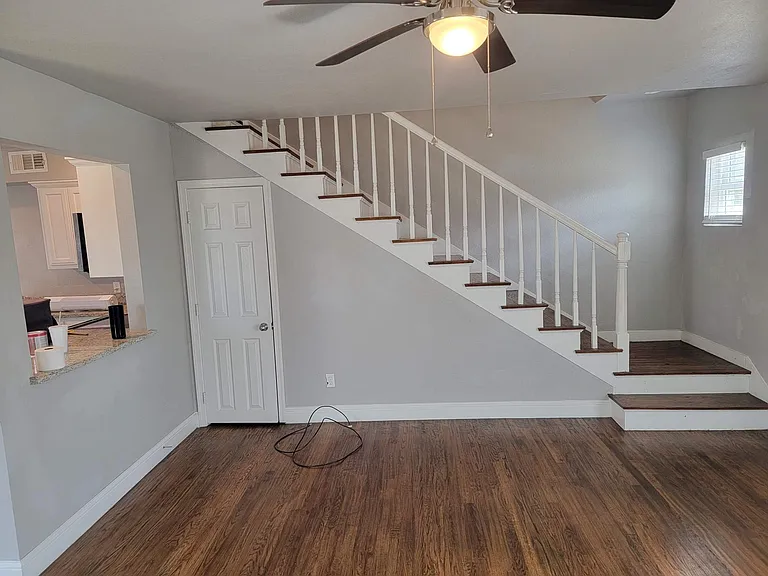 1231 W Morton St — Photo 3
