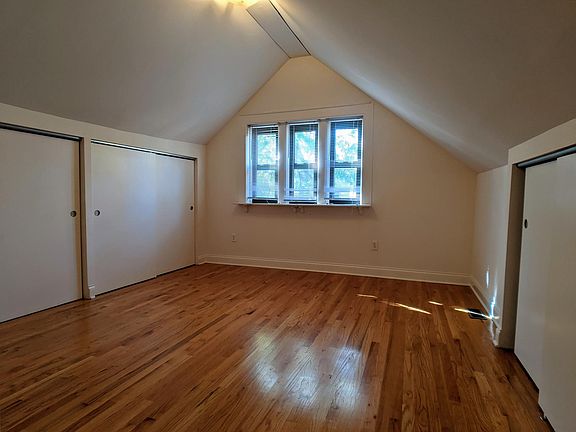 4th image of 1937 N Whipple St #2