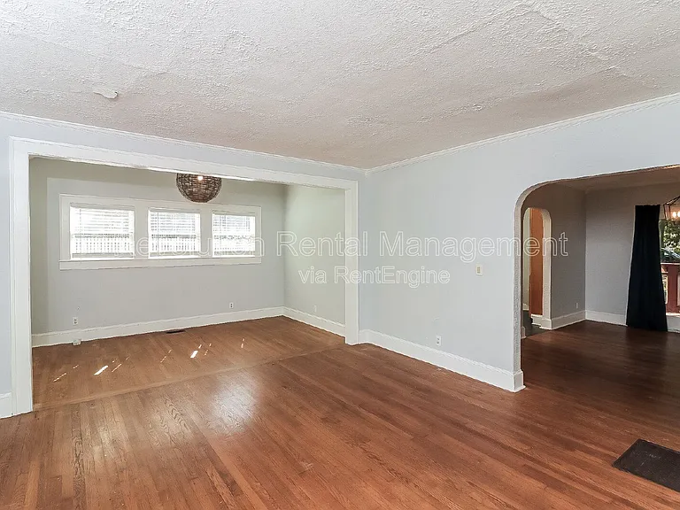 371 Haas Ave SE — Photo 16