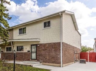 9105 Hollyberry Ave, Des Plaines, IL 60016