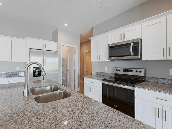 5057 W Stampede Ln, Lincoln, NE 68528