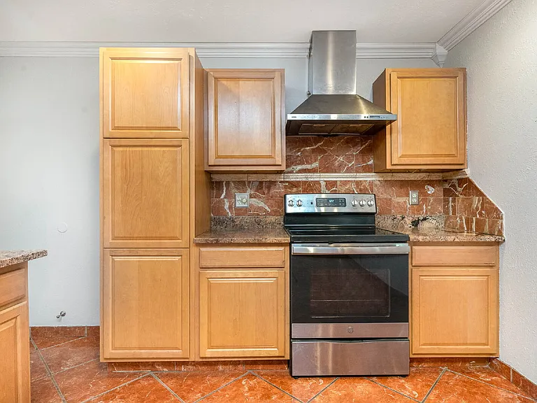 414 E Grenoble Dr — Photo 10