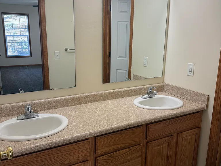 6176 Cross Bend Ct — Photo 10