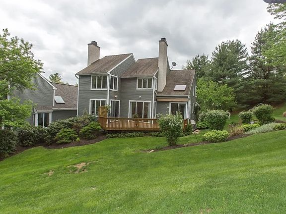 2nd image of 13 Horseshoe Ln