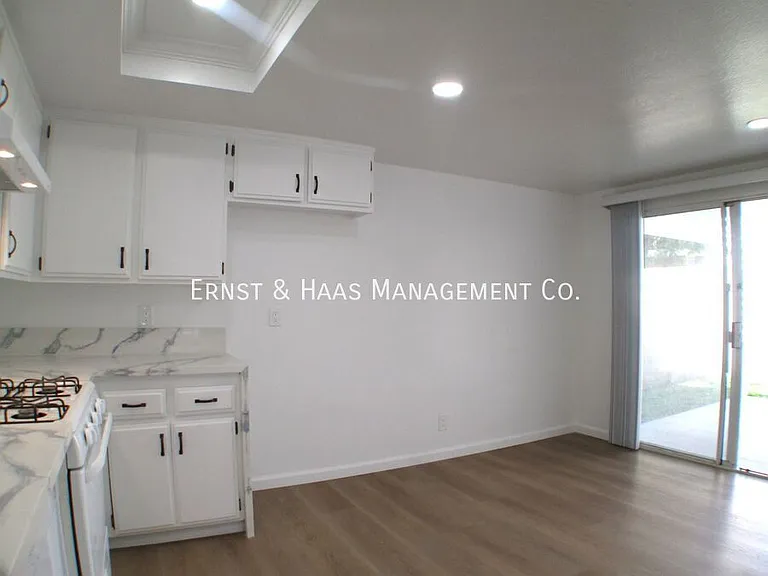 8621 1/2 Cedar St — Photo 8