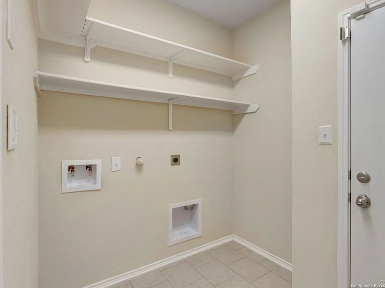 428 Kings Way — Photo 22