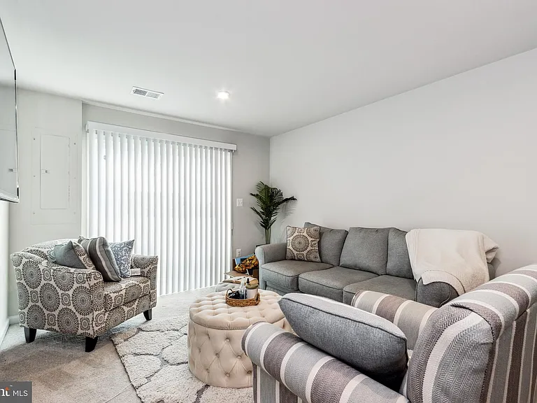530 View Point Way — Photo 13