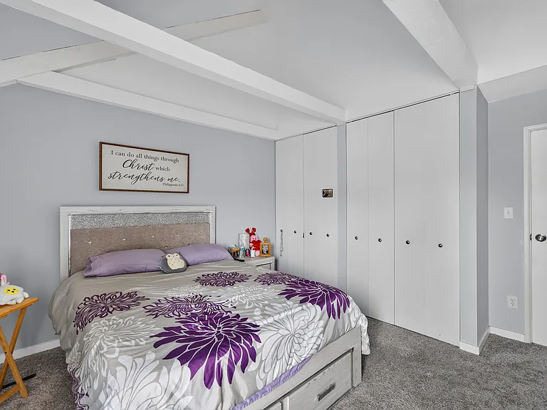 1421 W Edgerton Ave — Photo 13