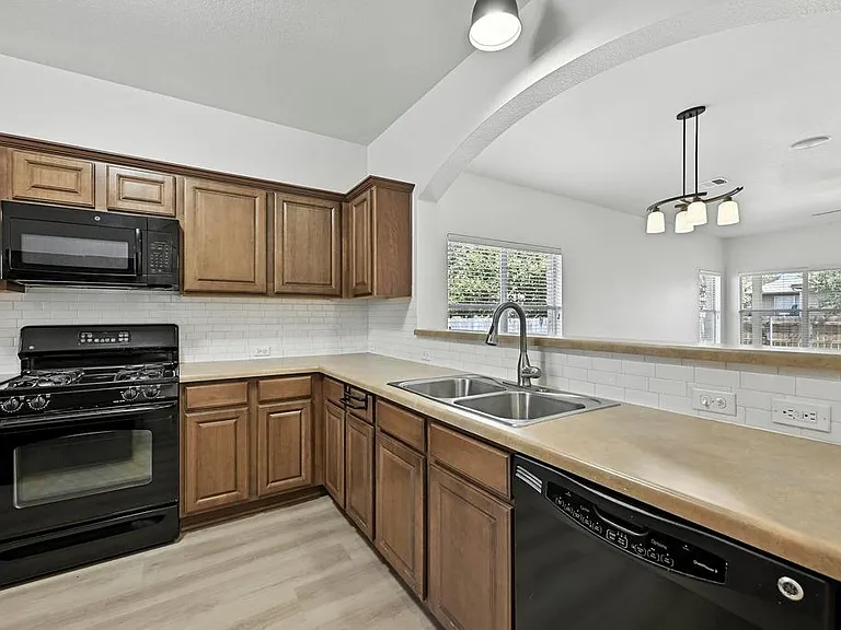 11116 Liberty Farms Dr — Photo 10