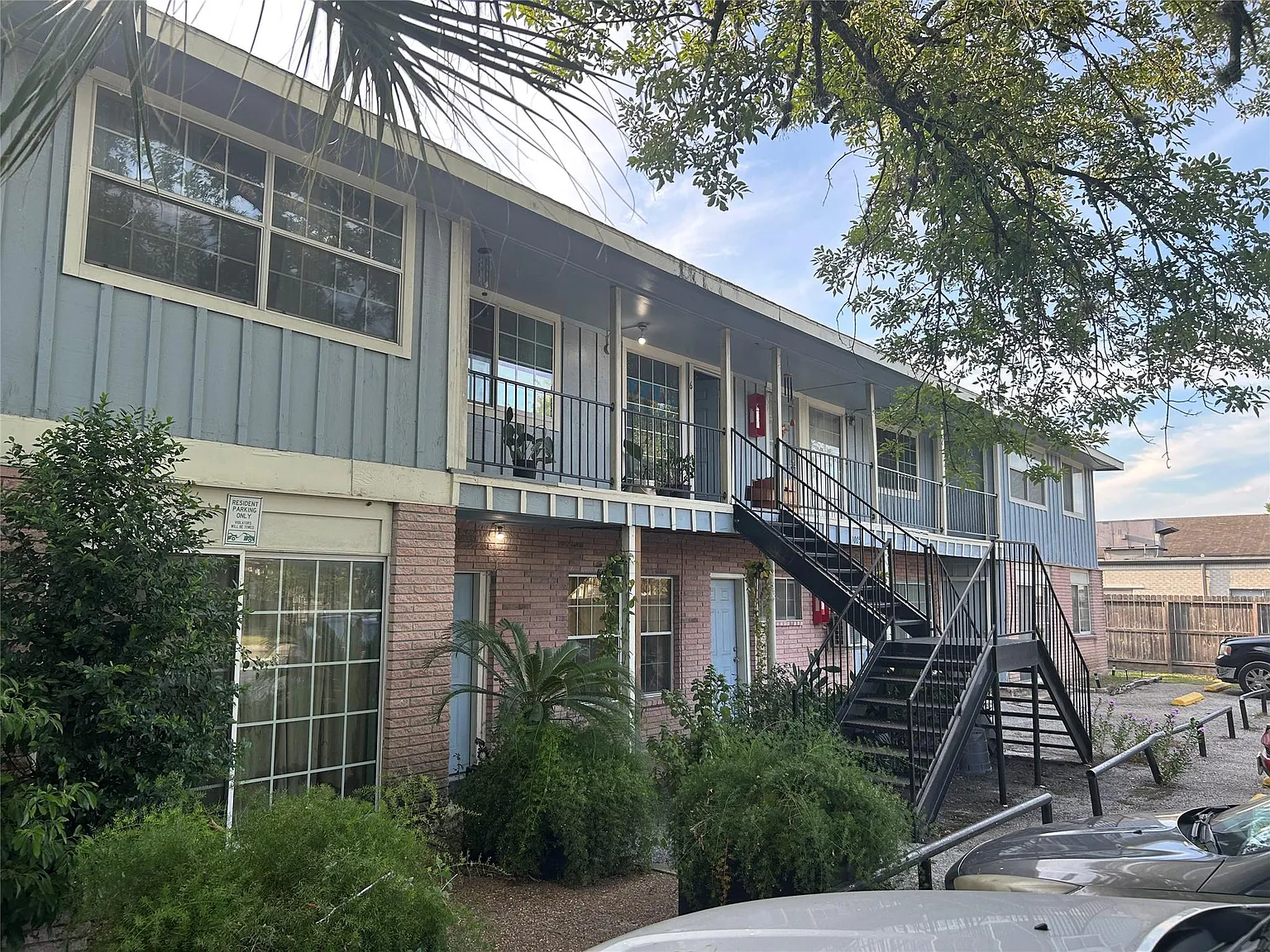 1 bed, 1.0 bath, 8632 sqft, $1,000 — Photo 1