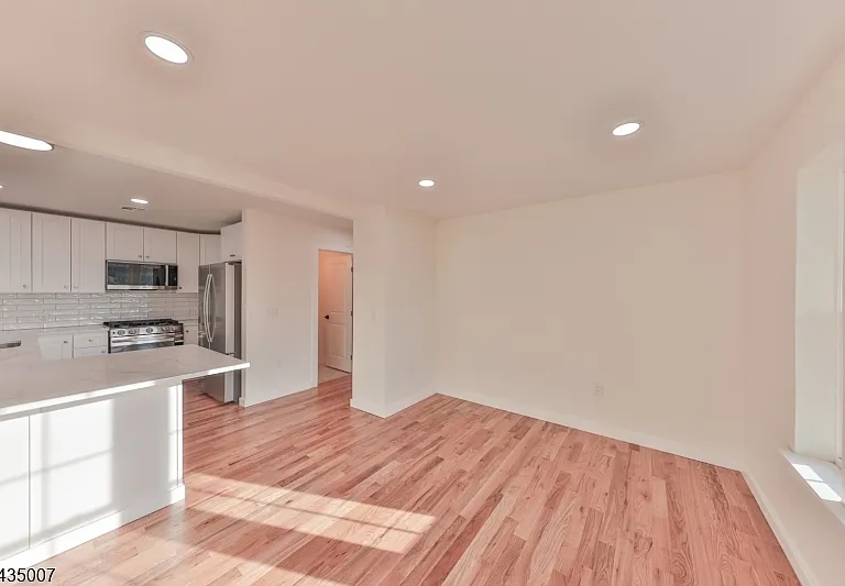 90 Chestnut St #A — Photo 9