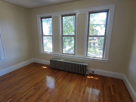 4th image of 475 Lenox Rd #1