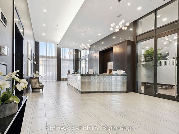 3rd image of 400 Adelaide St E #1122