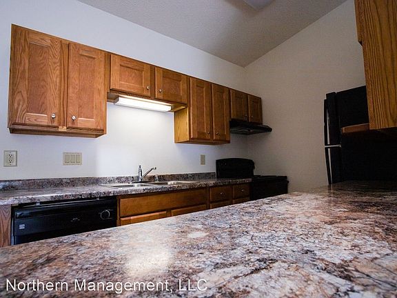 5th image of 745 W Scott St #204