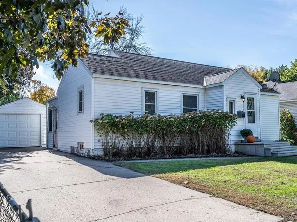 704 Elm St, Farmington, MN 55024