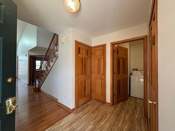 3rd image of 526 Bradbury Ln #526