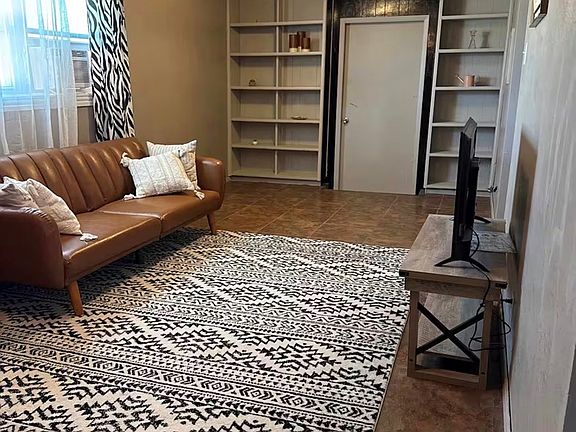 2nd image of 708 N Rio St