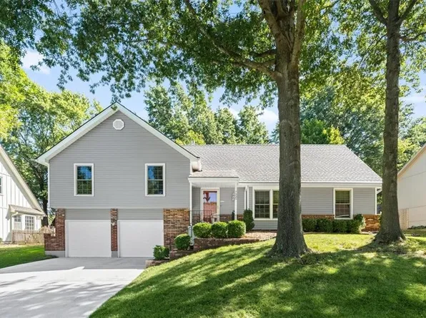 7335 Monrovia St, Shawnee, KS 66216