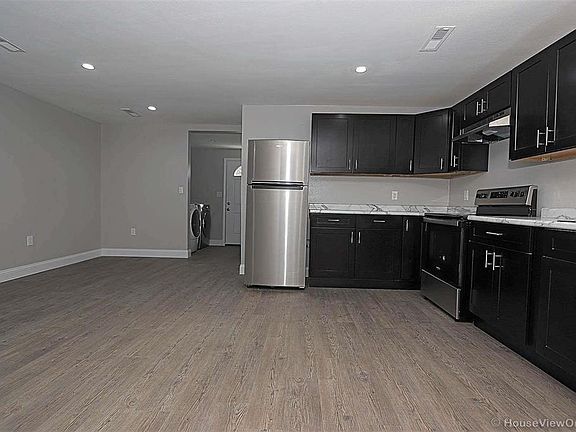4th image of 1123 N Fountain St