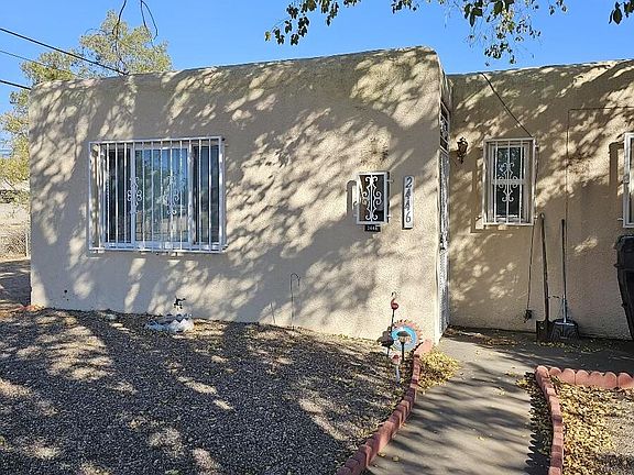 4th image of 2446 Alvarado Dr NE