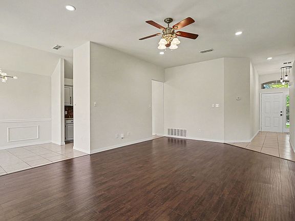 5th image of 6017 Hilltop Dr