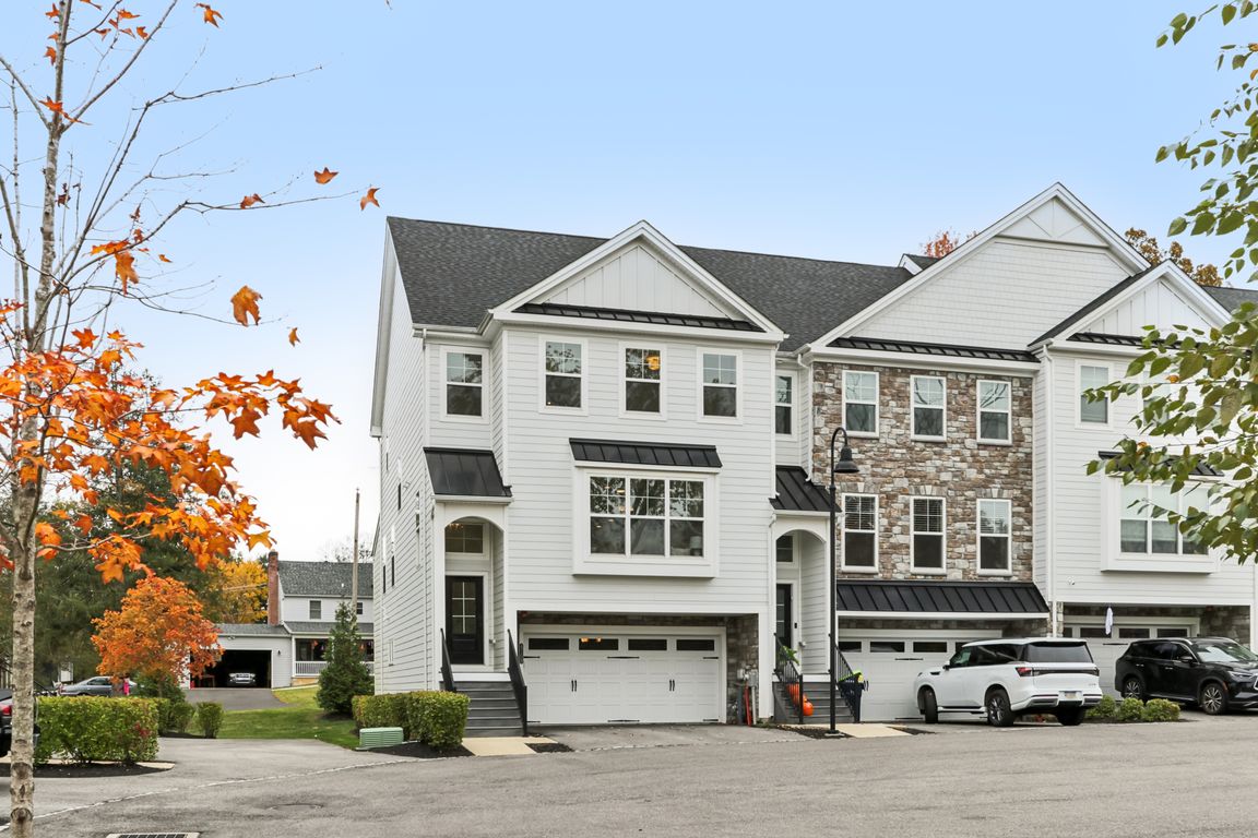 Addison Ct-S3010-001.jpg