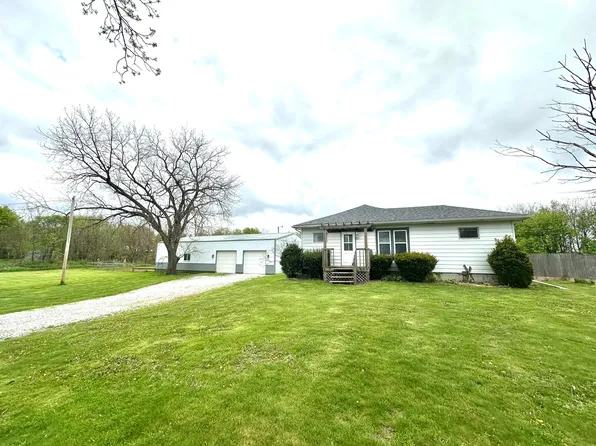 877 N 400 E, Valparaiso, IN 46383