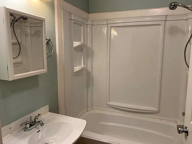 1227 Chester Ave — Photo 12
