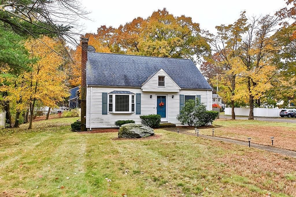 573 Common St, Walpole, MA 02081 Zillow